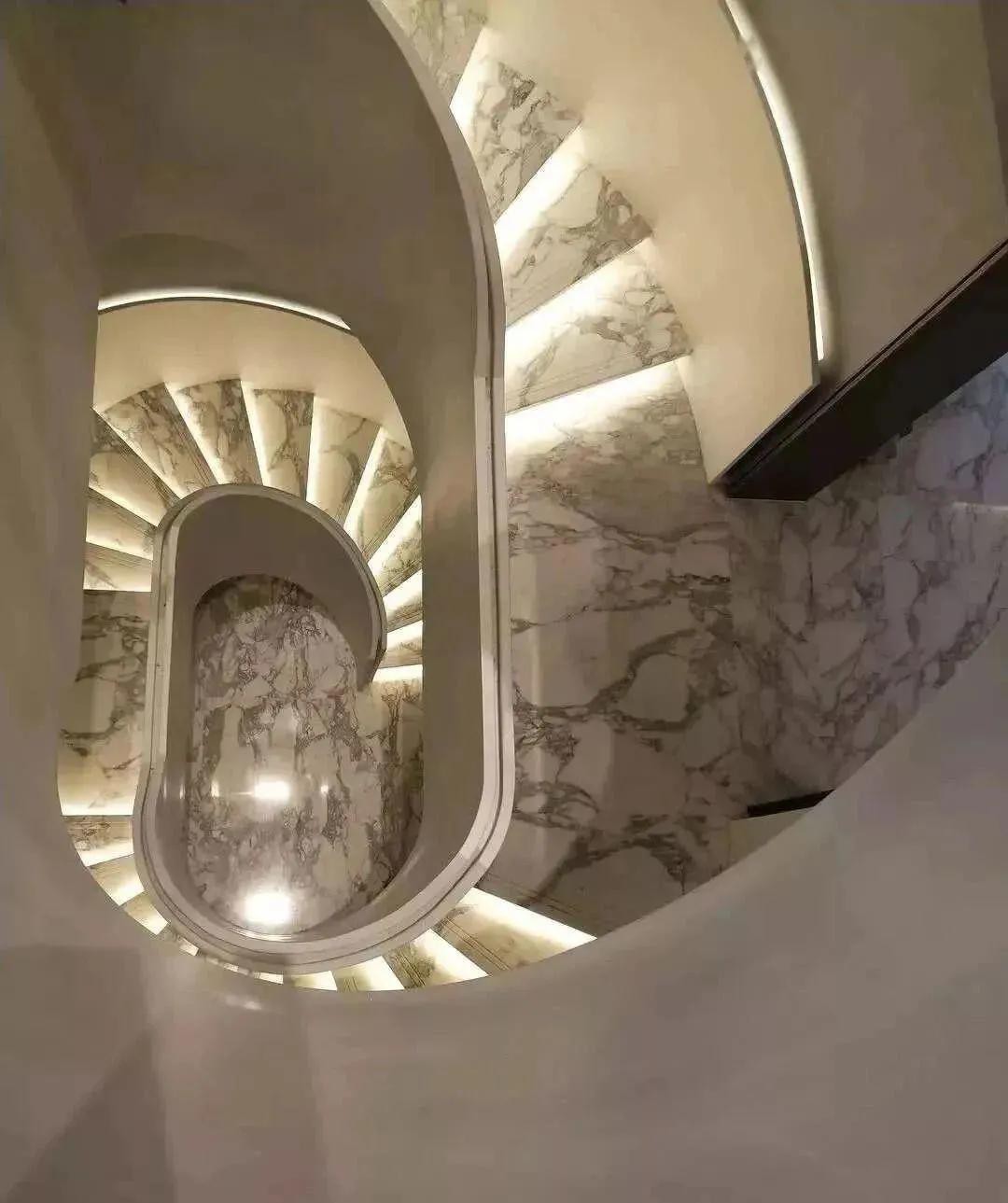 Intelligent BodySsensing Led Lighting Calacatta White Marble Staircase