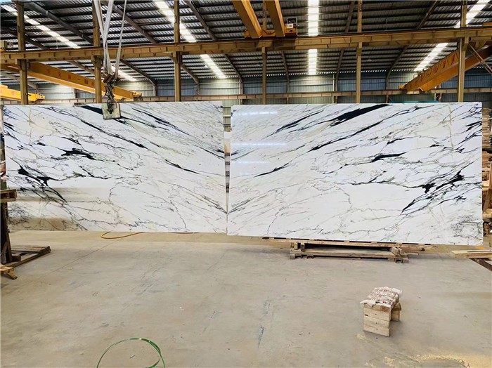 Chinese Calacatta White Marble bookmatch