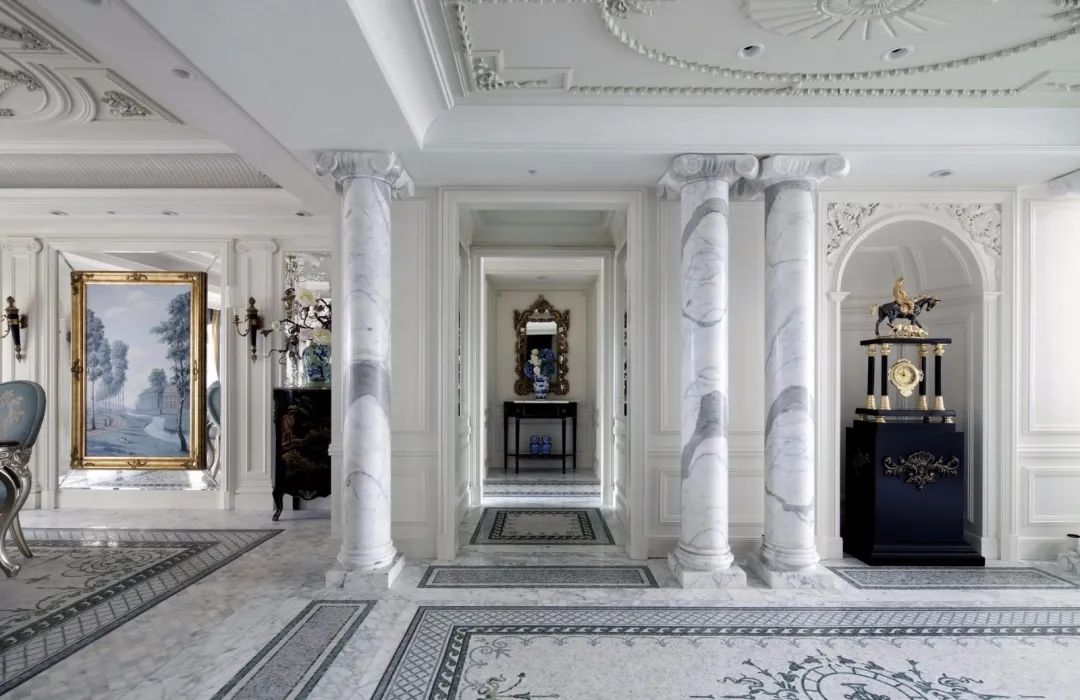 Calacatta White Marble Columns.jpg Calacatta White Marble Columns.jpg