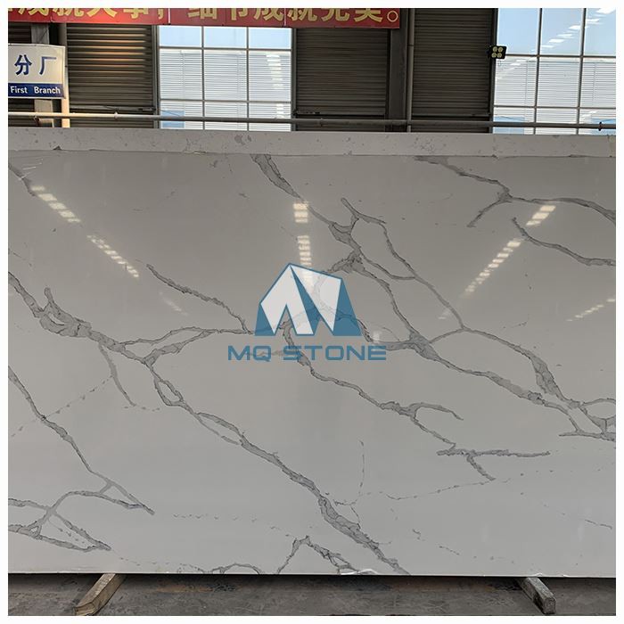 Quartz Calacatta Slab